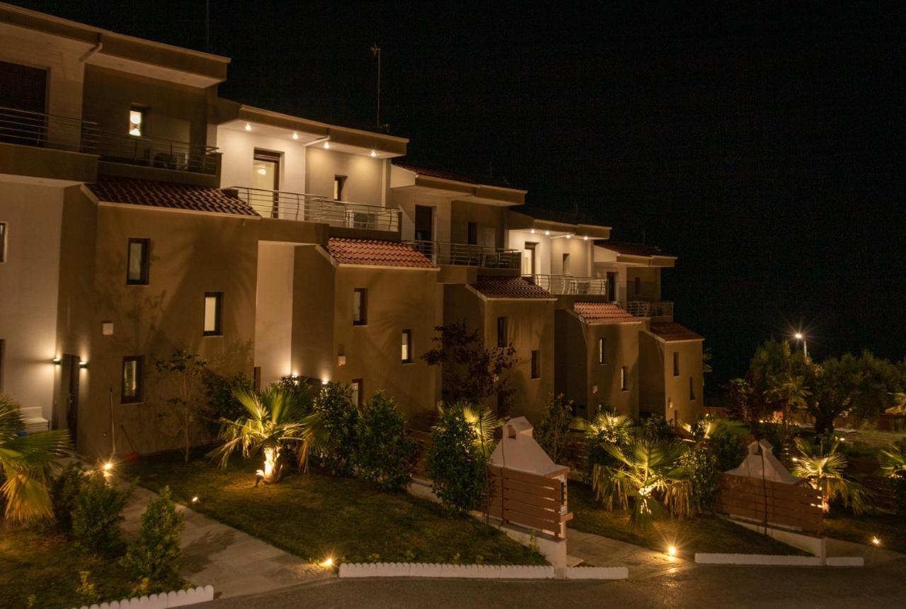Pefkohori Golden Mountain Beach Villas Eksteriør bilde